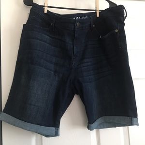 NWOT!! Ava & Viv Bermuda shorts!☀️